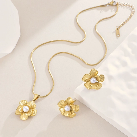 Juego de Joyas Vintage Francés Flor de Camelia Acero de Titanio Perla Artificial Collar con Colgante Pendientes Mujer