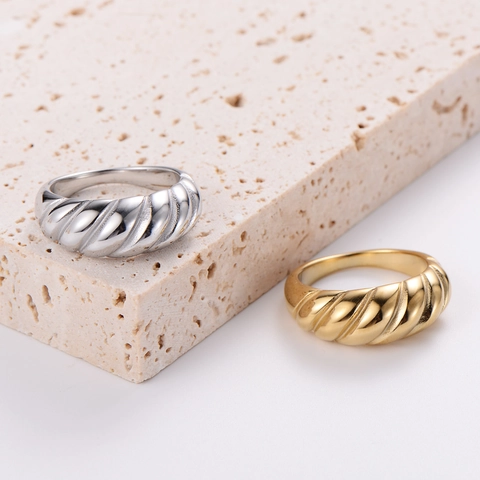 Anillo De Croissant Trenzado De Acero Inoxidable 304 Bañado En Oro 18K Joyería De Moda Minimalista Chic Para Hombre Y Mujer