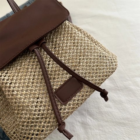 Women Fashion Straw Woven Backpack Summer Beach Travel Bag With Synthetic Leather Flap And Drawstring Small Daypack
