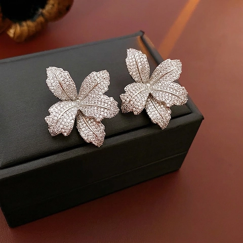 Elegante Blumen Blatt Ohrstecker Aus Kupfer Und Zirkonia Mit Silber Ohrstecker Schmuck Für Damen