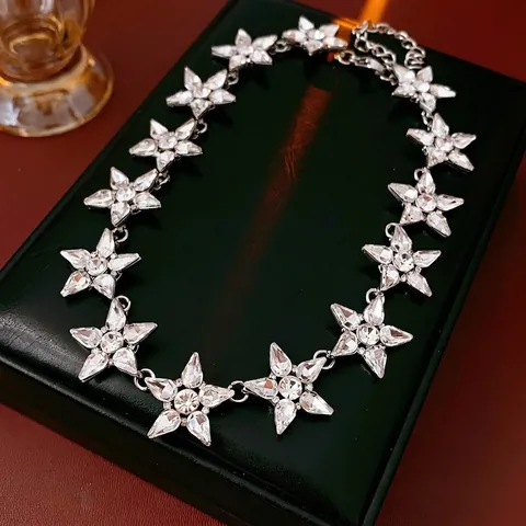 Alloy Star Choker Necklace With Shining Zircon Rhinestones Elegant Jewelry For Women