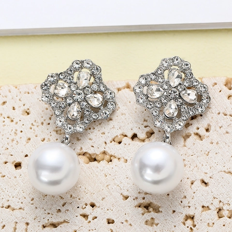 Elegant Clover Artificial Pearl Drop Earrings With Alloy Rhinestone And Silver Earring Post Vintage Luxury Style For Women