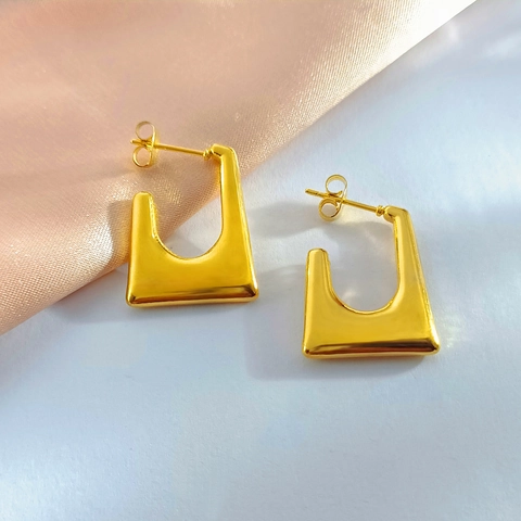 Pendientes De Aro Geométricos Bañados En Oro De 18 Quilates Acero Inoxidable Minimalista Pulido Forma U Para Mujeres
