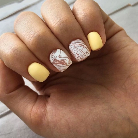 Matte Ginger Yellow Press On Nails Short Square Marble Wave Pattern Minimalist Solid Color Artificial Fingernails For Ladies