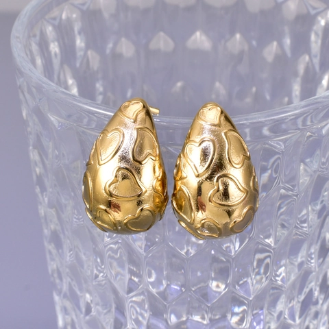 Vintage French Retro Teardrop Drop Earrings 18K Gold Plated Stainless Steel Embossed Heart Design Simple Jewelry Women