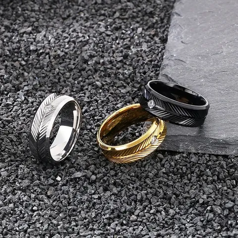 Stainless Steel Men Band Ring With Feather Engraved Texture And Round Rhinestone Inlay Vintage Industrial Style Unisex Ring