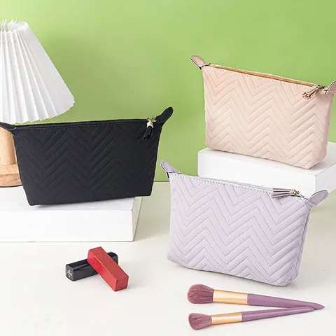 Portable PU Leather Cosmetic Bag Waterproof Quilted Dumpling Shape Travel Toiletry Organizer Makeup Storage Pouch