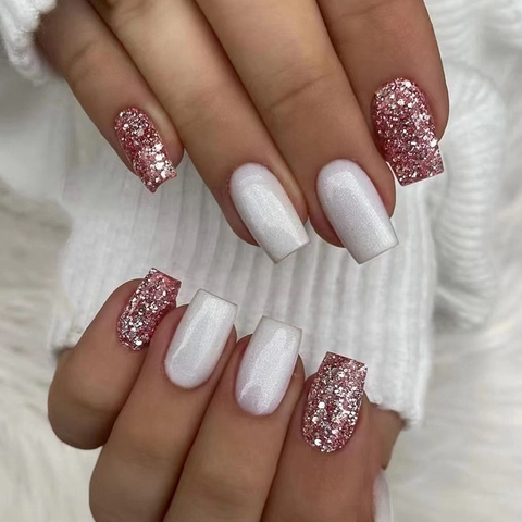 Unghie Finte Press On Glitter Rosa E Bianco Perla Artificialto Stile Aurora Lunghezza Media Forma Quadrata Europea Da Donna