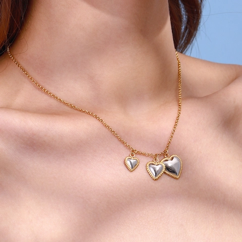 Collana In Acciaio Inossidabile Con Tre Pendenti Cuore Bicolore Oro Argento Bordi Trama Gioielli Ipoallergenici Donna