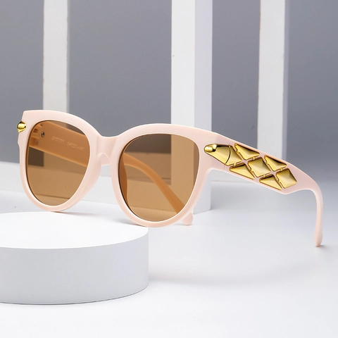 Retro Oval Cat Eye Sonnenbrille Damen UV400 Schutz PC Rahmen Breite Bügel Gold Geometrische Metall Dekor Mode