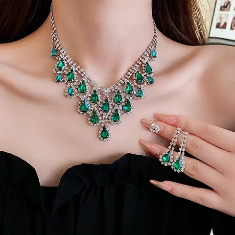 Luxus Strass Tropfen Kette Und Ohrringe Mit Silbernem Ohrstecker Elegant V-Form Fransen Bankett Für Damen