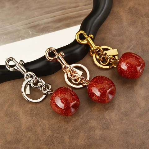 Exquisite Zinc Alloy Apple Shape Keychain With Glitter Fruit Bag Pendant For Women Car Key Ring Fashion Jewelry Gift Accessory