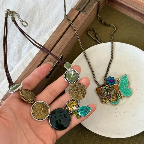 Collier Pendentif Papillon Vintage Alliage Émail Strass Style Ethnique Bohème Bijoux Antiques Pour Femmes