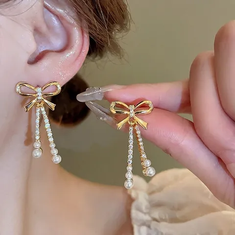 Elegante Schleife Künstliche Perle Quasten Ohrstecker Mit Silber Ohrstecker Legierung Zirkon Funkelnd Für Damen Alltag