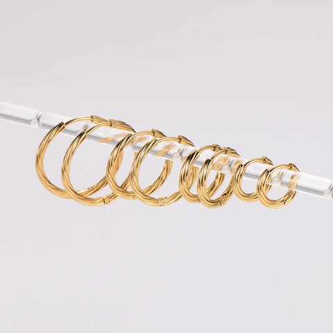 304 Edelstahl Creolen 18K Vergoldet Gedrehtes Gestreiftes Kabeldesign Geometrisch Rund Vintage Stil Für Frauen