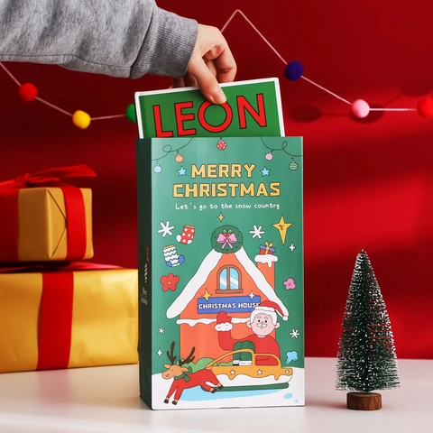 Weihnachts Geschenktüten Kraftpapier Süßigkeiten Snack Verpackung Party Zubehör Cartoon Illustration Mit Siegelaufklebern
