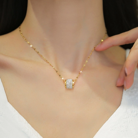 Titanium Stahl Halskette Mit Strass Zylindrischem Anhänger Vergoldet Minimalistische Schlüsselbeinkette Für Damen