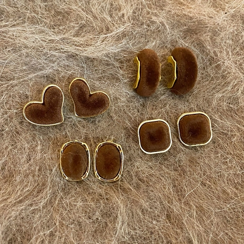 Retro Brown Flocked Heart Geometric Stud Earrings With Silver Earring Post Gold Tone Vintage Minimalist Jewelry For Women
