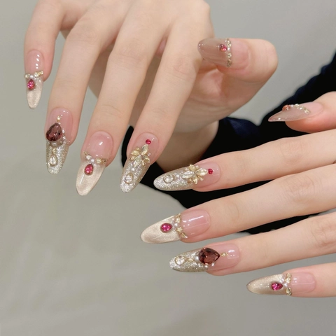 Uñas Postizas Hechas A Mano Diamantes De Imitación Rojo Rubí Ojo De Gato Lujo Coffin Almendra Ovalada Con Perla Artificial Brillo