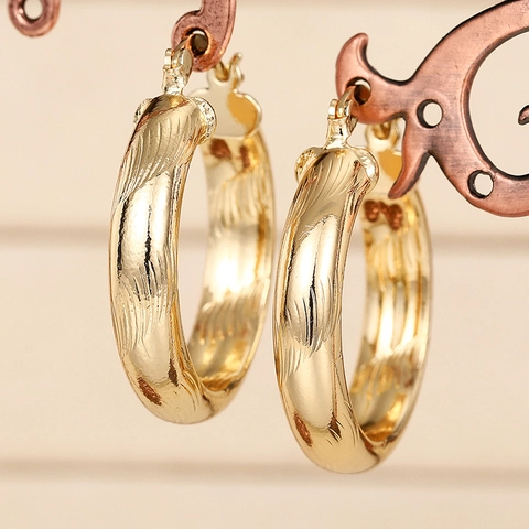 Vergoldete Kupfer Creolen Gedreht Texturiert Geometrisch Groß Schick Statement Modeschmuck Für Damen