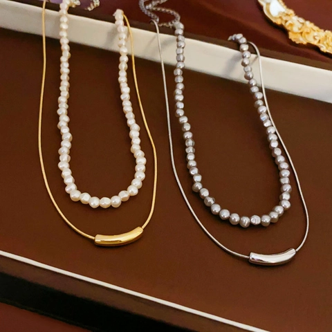 Dubbellaagse Gestapelde Ketting Met Imitatieparels En Gebogen Metalen Buis Hanger Koperen Legering Sieraden Voor Dames