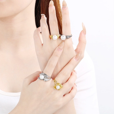 Artificial Pearl Ring Stainless Steel Large Flower Petal Design Elegant Light Luxury Jewelry Women Gold Plated Chunky Wavy Ring
