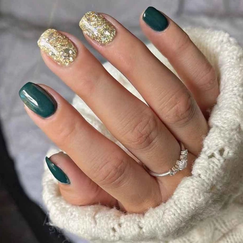 Press On Nails Dark Green And Gold Glitter Glossy Short Square Round Plastic Fake Nails Artificial Manicure