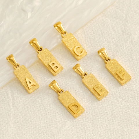 Rechteckiger Initialen Buchstaben Anhänger Edelstahl 18K Vergoldet Matt Sandgestrahlt Charm Für DIY Schmuckherstellung Mode