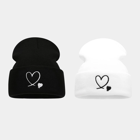 Bonnet En Tricot Acrylique Broderie Coeur Chaud Coupe-Vent Hiver Extérieur Style Décontracté Pour Couple