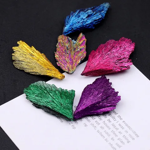 Campione Minerale Di Minerale Iridescente Piuma Di Pavone Naturale Grappolo Di Cristallo Decorazione Per Ufficio