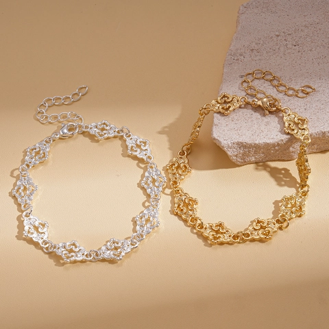 Hollow Heart Cloud Bracelet Vintage Alloy Minimalist Adjustable Metal Chain For Women Elegant Jewelry Accessory