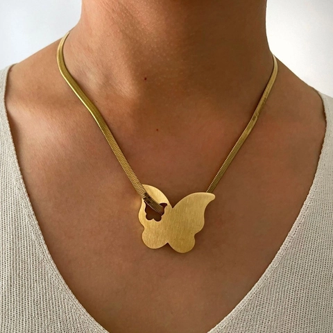 Vintage Stainless Steel Snake Chain Pendant Necklace For Women 18K Gold Plated Butterfly Heart Oval Hollow Design Jewelry