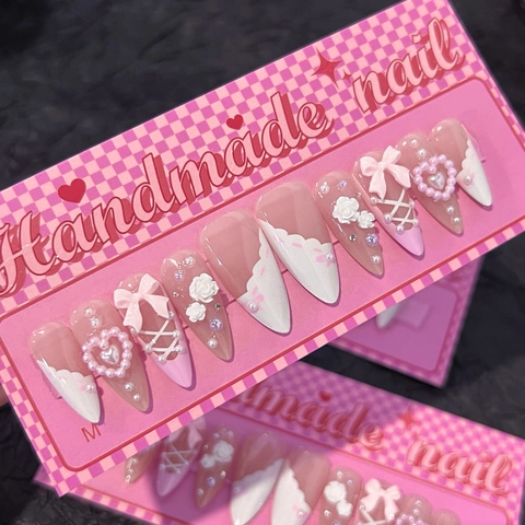 Handgemachte Press On Nails Französisch Rosa Weiß Kamelienblüte Schleife Künstliche Perle Herz Süß Elegant Künstliche Nägel Mandelform