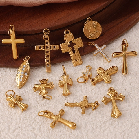 Colgante de Cruz de Acero Inoxidable Vintage para Mujer Bañado en Oro 18K Circonia Diamante de Imitación Accesorio de Collar