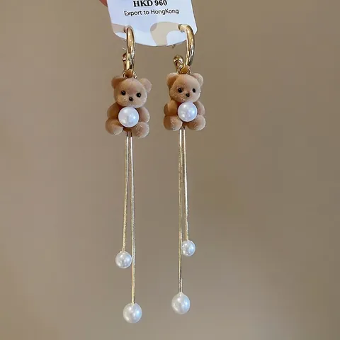 Orecchini A Cerchio Con Nappa Di Künstliche Perle E Orsetto Floccato Marrone Retro Autunno Inverno Con Perno In Argento Donna
