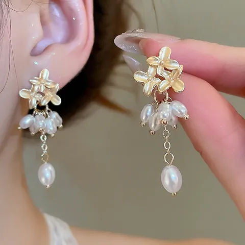 Vintage Elegant Flower Artificial Pearl Tassel Drop Earrings With Silver Earring Post Alloy French Style For Women Jewelry