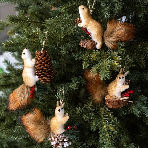 Christmas Squirrel Hanging Ornament Realistic Fuzzy Forest Animal Figurine With Natural Pine Cone For Holiday Xmas Tree Decor