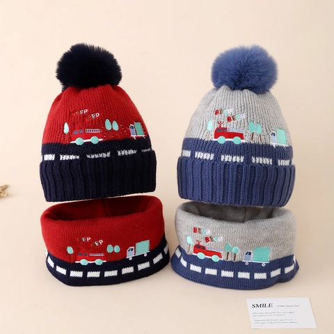 Bambini Ragazzi Cappello In Maglia Invernale E Scaldacollo Foderato In Pile Ricamo Auto Cartone Animato Pom Pon Sciarpa