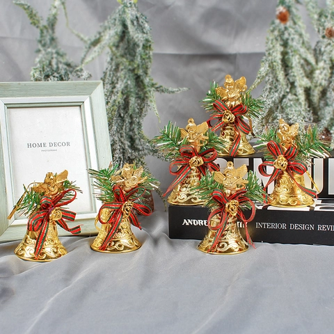 Ornamenti A Campana Dorata Di Natale Con Statuetta Di Angelo Fiocco A Quadri Aghi Di Pino Per Decorazione Albero