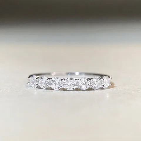 925 Sterling Silver Seven Princesses Row Ring For Women Minimalist Round Rhinestone Stackable Eternity Band Wedding Jewelry