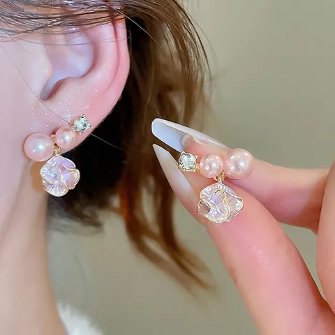 Elegante Roze Kunstparel Bloem Hangoorbellen Met Rijststeentjes En 925 Sterling Zilveren Oorsteker Voor Dames