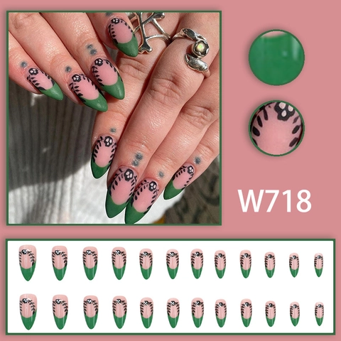 Faux Ongles Amande French Halloween Crâne Noir Pointe Verte Base Rose Mat Ongles Artificiels Pour Femmes