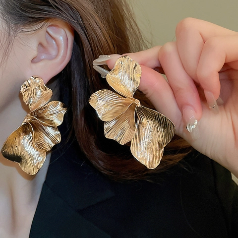 Vintage Flower Petal Stud Earrings With Stainless Steel Earring Post French Style Large Statement Accessory For Women
