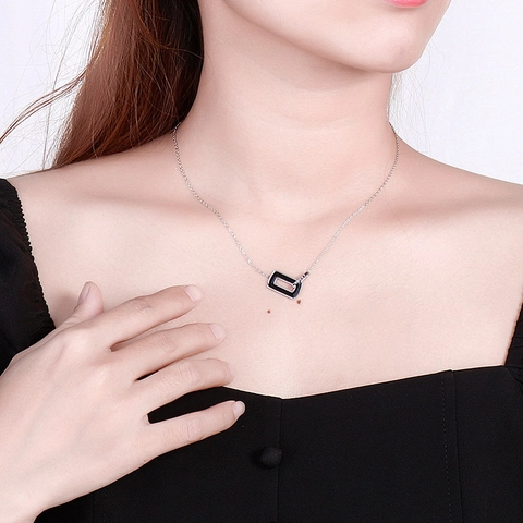 Collana Con Ciondolo Rettangolare Acciaio Inossidabile Lettera Lucky Incisa Resina Nera Gioielli Per Donne