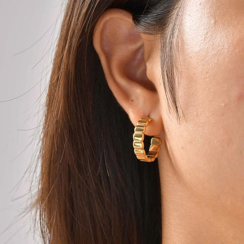 Minimalistische Roestvrijstalen Geschulpte C-Vorm Dubbele Ring Oorbellen Voor Vrouwen Vergulde Geometrische Golvende Creolen Sieraden