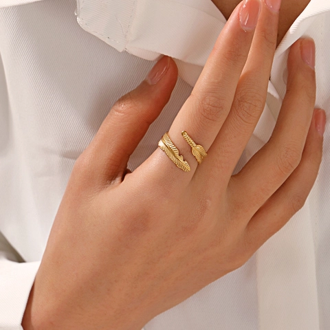 Anello Aperto A Forma Di Piuma Acciaio Inossidabile Placcato Oro 18K Regolabile Gioielli Di Moda Per Donne