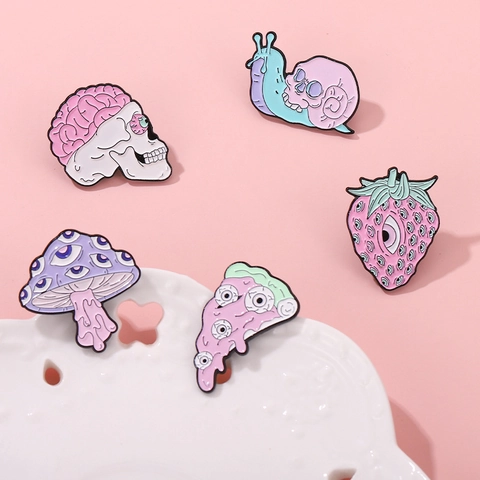 Lot de Pins Émaillés Creepy Cute Gothique Pastel Halloween Broche Alliage Émail Goutte Crâne Fraise Champignon Pizza Badge Femme Homme Bijoux