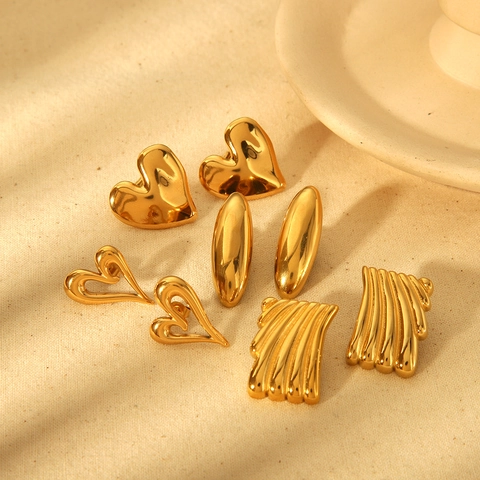Orecchini a Bottone a Forma di Cuore Geometrici a Strisce in Acciaio Inossidabile Placcato Oro 18K per Donna Gioielli