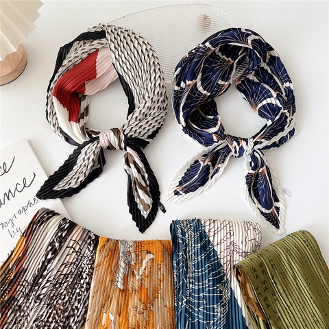 Foulard Carré Femme Plissé Imitation Satin Bandana Froissé Imprimé Tour De Cou Accessoire De Mode Élégant Pour Cheveux Sacs
