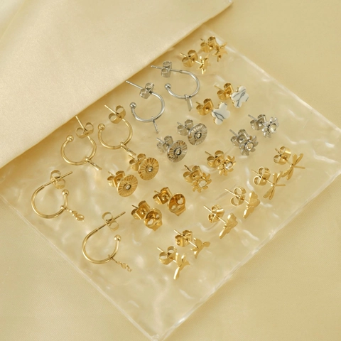 Orecchini A Lobo In Acciaio Inossidabile Placcato Oro 14K Design Nicchia Teschio Ape Libellula Quadrifoglio Gioielli Donna